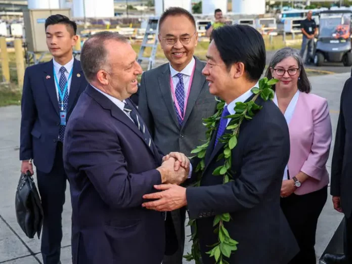 Le président taïwanais entame sa tournée Pacifique à Hawaï, malgré la colère de Pékin