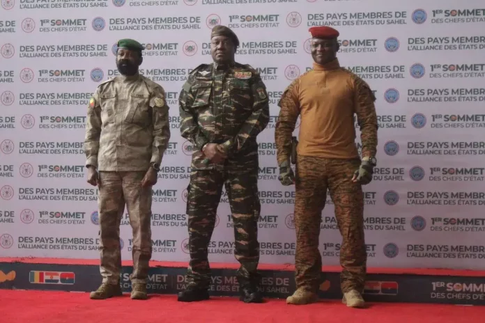 Niger, Mali et Burkina jugent « irréversible » leur retrait prochain de la Cedeao