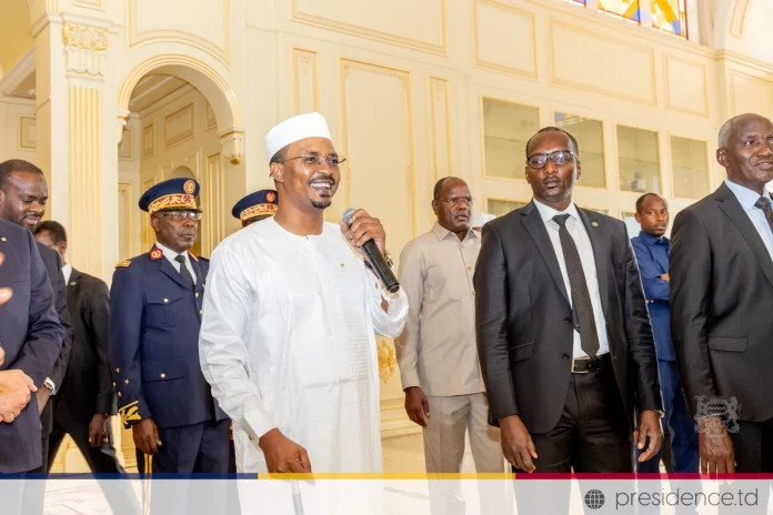 « Il se trompe d’époque »: la polémique enfle après les propos de Macron sur l’Afrique