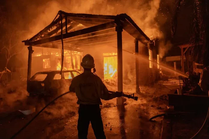 Les incendies s’étendent à Los Angeles, menacée par le retour des vents violents