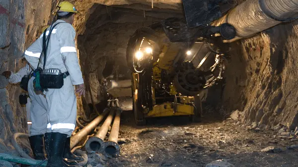 Sale temps pour les industriels miniers au Sahel sous la coupe des juntes