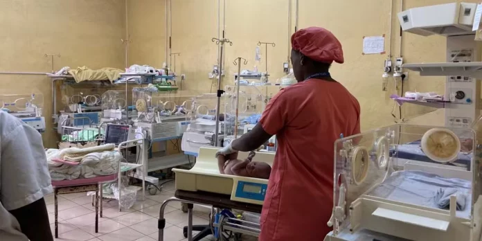 Hôpital de Logbaba : des triplets décèdent faute de couveuse