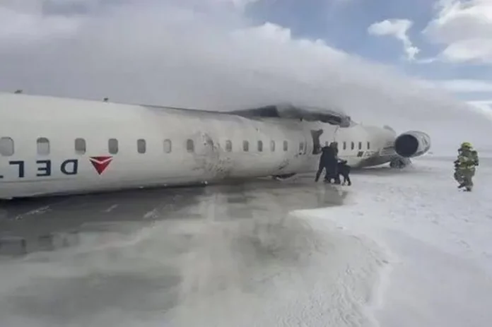 Canada: un avion se retourne à l’atterrissage, 17 blessés