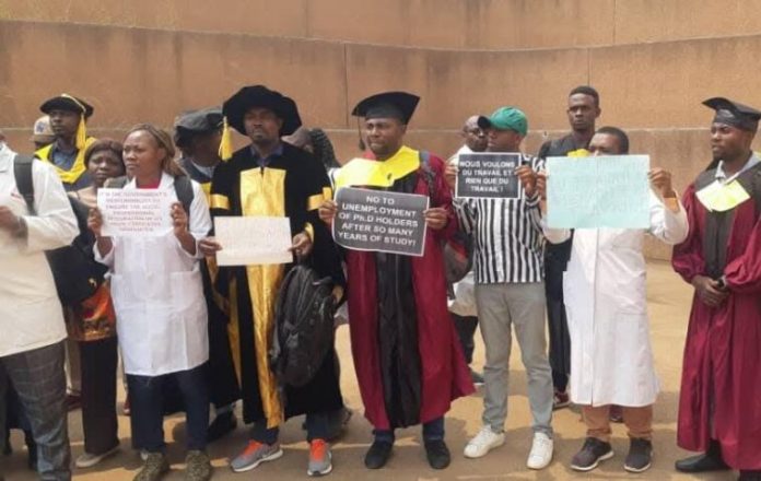 Enseignement supérieur : Les Dr PhD recalés manifestent