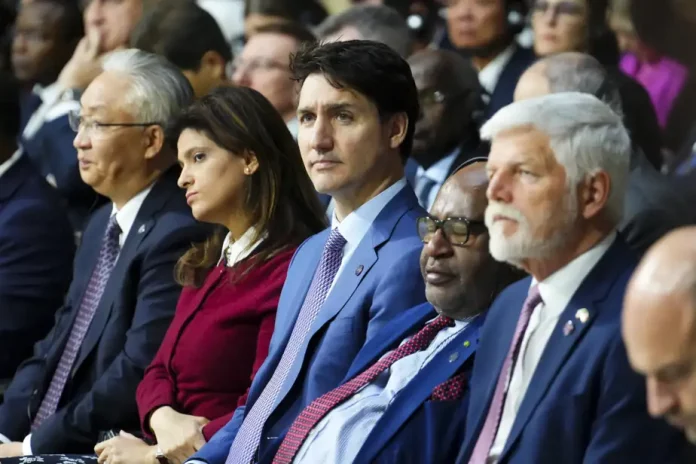 Guerre commerciale américaine: Bruxelles et Ottawa affichent leur fermeté, Séoul et Londres conciliants