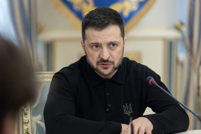 Zelensky prêt à des échanges de territoires, signes de détente entre Washington et Moscou