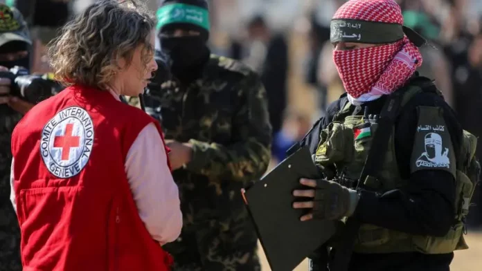 Gaza: les six otages devant être libérés samedi