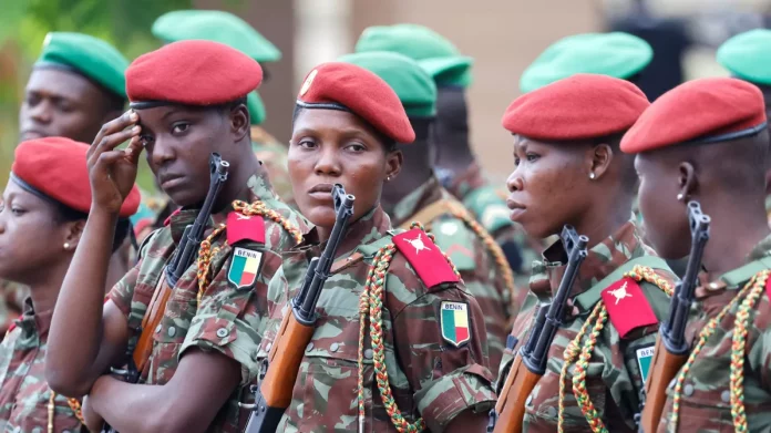 Le Bénin reçoit un avion militaire de surveillance de l’Union européenne