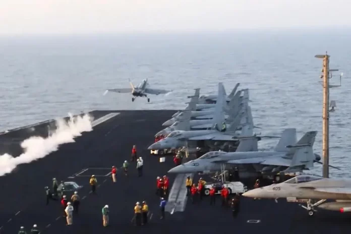 Les Houthis revendiquent une attaque contre un porte-avions américain en mer Rouge