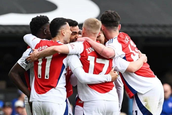 Angleterre: Arsenal à fond, le sacre de Liverpool retardé