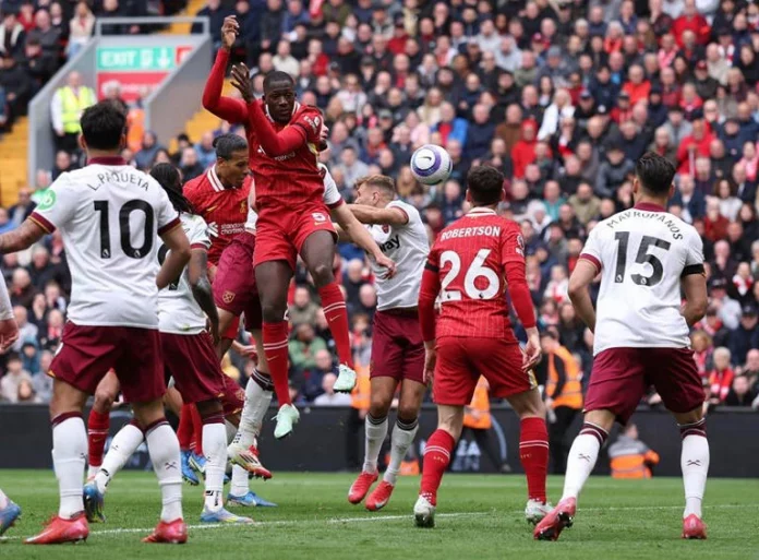 Angleterre: Liverpool et Newcastle répondent présents, Chelsea en crise