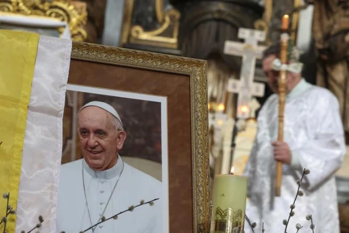 Le pape est mort d’un AVC à 88 ans, suscitant une émotion planétaire