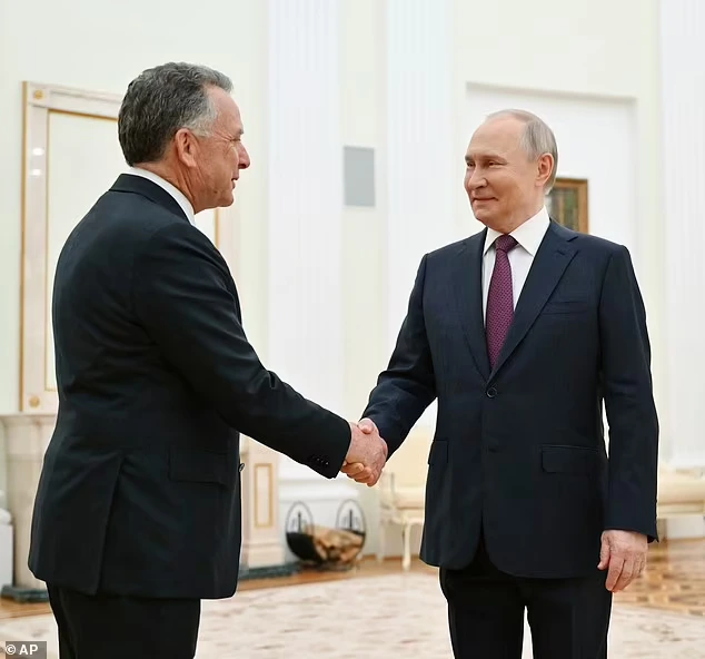 Poutine parle à l’émissaire américain de possibles « négociations directes » avec Kiev