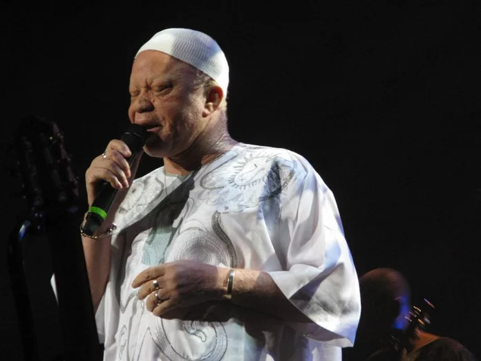 Salif Keïta, « voix d’or de l’Afrique », fait toujours « la musique avec le coeur »