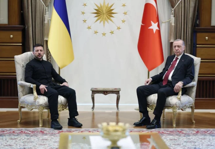 Zelensky accuse la Russie de vouloir saborder les futurs pourparlers