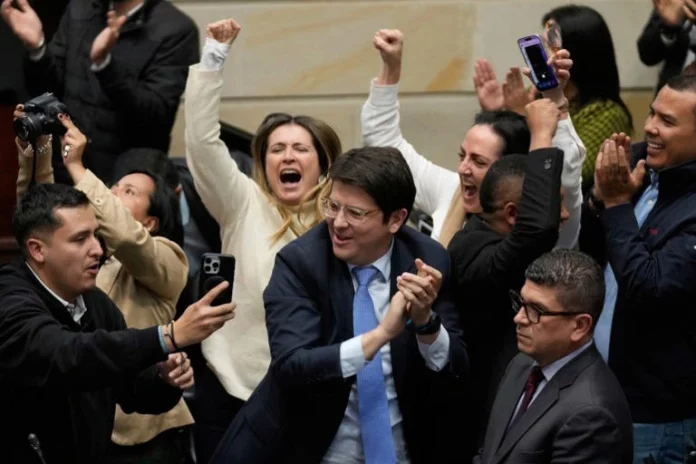 Colombie: un prétendant à la présidence blessé par balles à la tête, dans un état « critique »