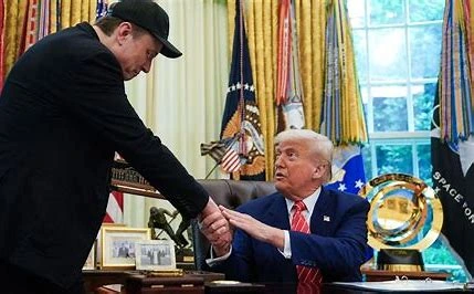 Trump et Musk se déchirent en public