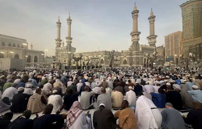 Chaleur extrême: l’Arabie saoudite se prépare au « pire scénario » pour le hajj