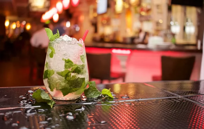 Afterwork à Douala : Entre détente, musique et petits excès