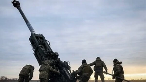 Kiev appelle à une aide militaire « continue » de Washington, qui minimise l’arrêt de livraisons d’armes