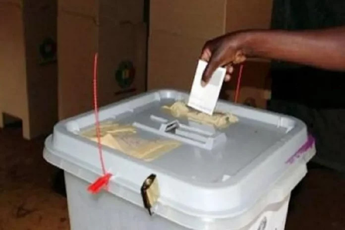 12 octobre 2025 : Casernes et chefferies traditionnelles sans urnes