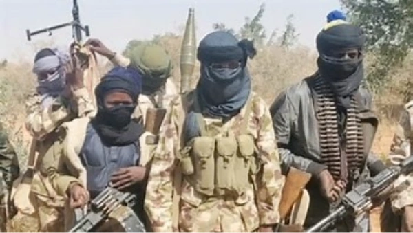 Nigeria: un bandit notoire signe une trêve, mais la paix reste incertaine
