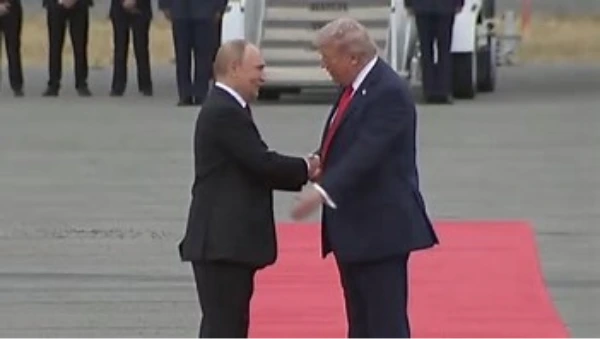 Trump et Poutine en Alaska pour sceller le sort de l’Ukraine