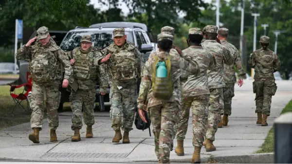Les démocrates mettent en garde contre une « invasion » de Chicago par les militaires
