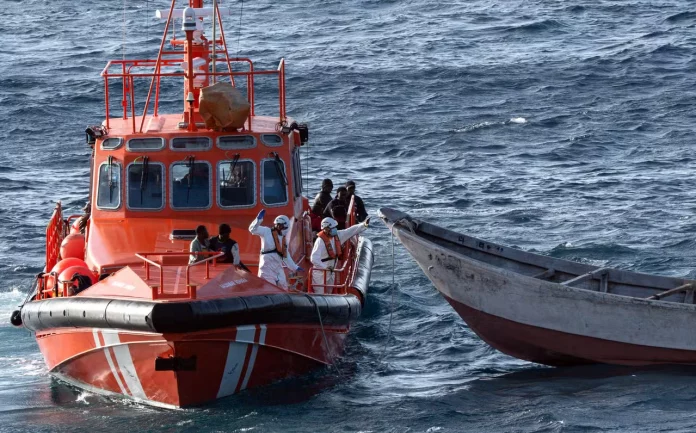 Une embarcation chavire au large de la Mauritanie: 49 morts et une centaine de disparus