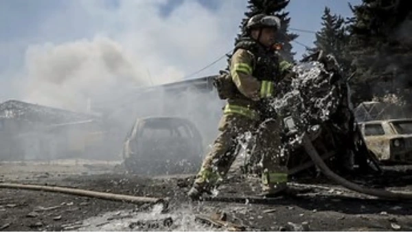 Russie: des drones ukrainiens provoquent un incendie dans un dépôt pétrolier de Sotchi