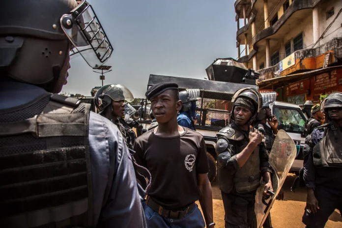 Référendum en Guinée: sécurité renforcée après l’appel à manifester de l’opposition qui peine à mobiliser