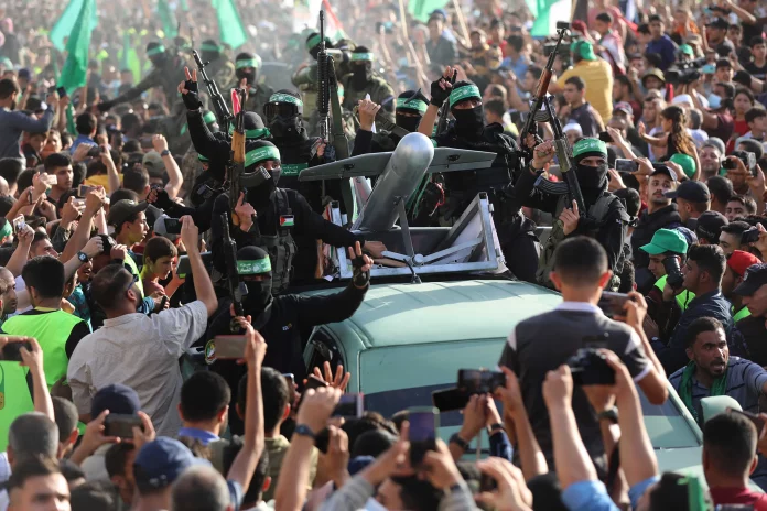 SMS, café, salaire : Comment le Hamas continue de payer ses fonctionnaires à Gaza