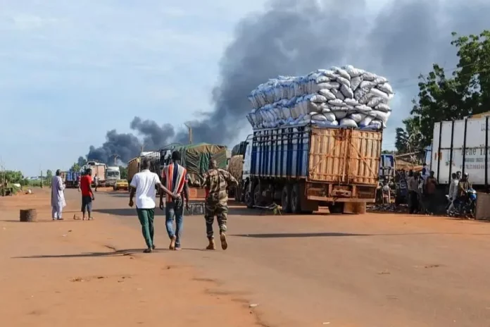 Mali: « blocus » jihadiste dans l’Ouest, transports et échanges avec le Sénégal perturbés
