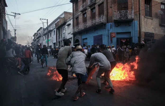 Madagascar : désolation à Antananarivo, un ministre limogé avant un nouvel appel à manifester samedi