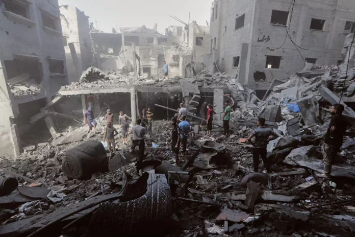 Israël mène une nouvelle frappe à Gaza, après des raids nocturnes meurtriers