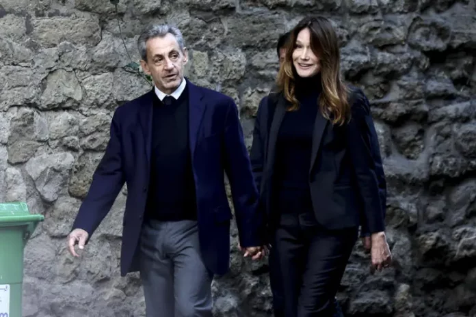 « Nicolas président ! » et « bienvenue Sarkozy ! »: quand un ex-chef d’Etat part en prison