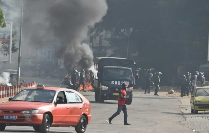 Côte d’Ivoire: un mort dans une manifestation contre le pouvoir