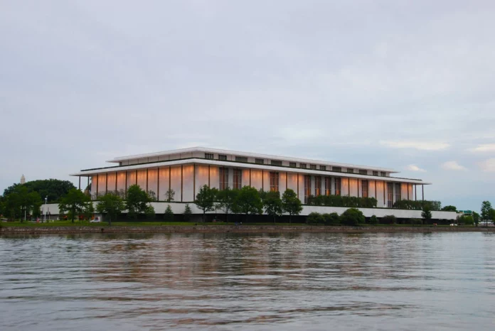 Moins de spectacles, plus de prières: Trump transforme le temple culturel de Washington