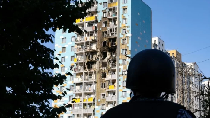 La guerre énergétique s’intensifie : frappes russes meurtrières, coupures massives en Ukraine