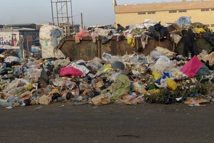 Poubelles débordantes : Douala au bord de l’asphyxie