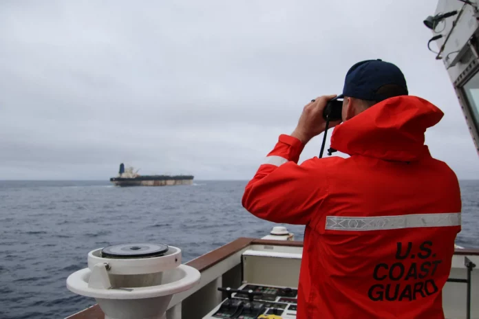 Les Etats-Unis ont saisi un pétrolier lié à la Russie dans l’Atlantique Nord, Moscou proteste