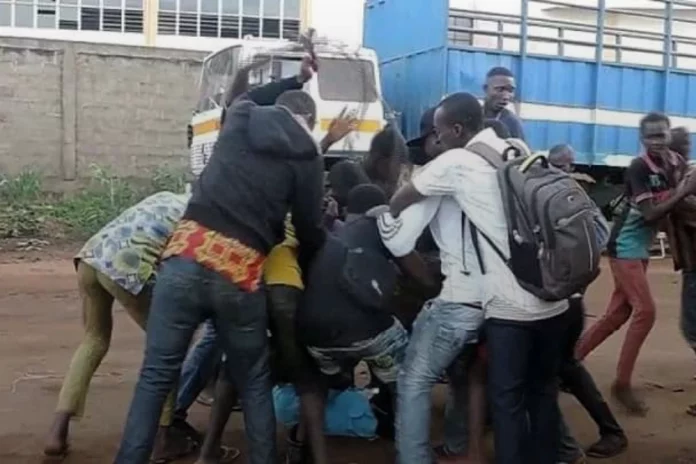 Douala: Il poignarde son ami pour le « business »