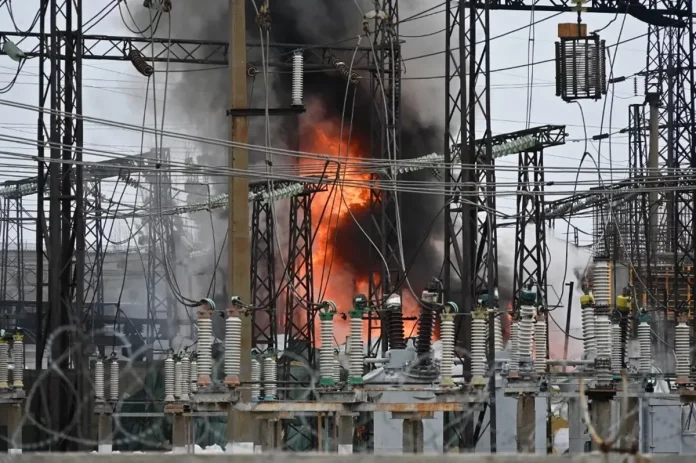 Ukraine: Dans une centrale bombardée