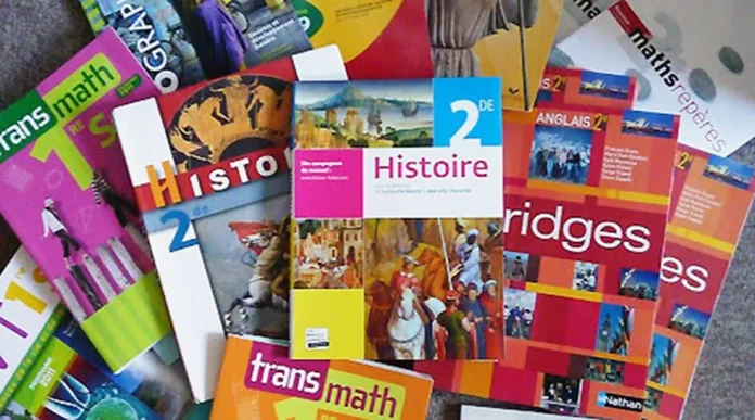 Manuels scolaires : Les parents d’élèves en colère