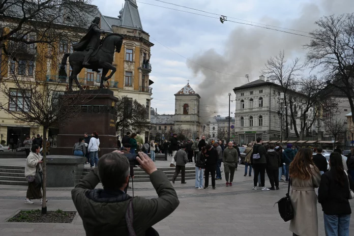 Frappes massives des drones en Ukraine : Moscou lance l’une de ses pires attaques aériennes en plein jour