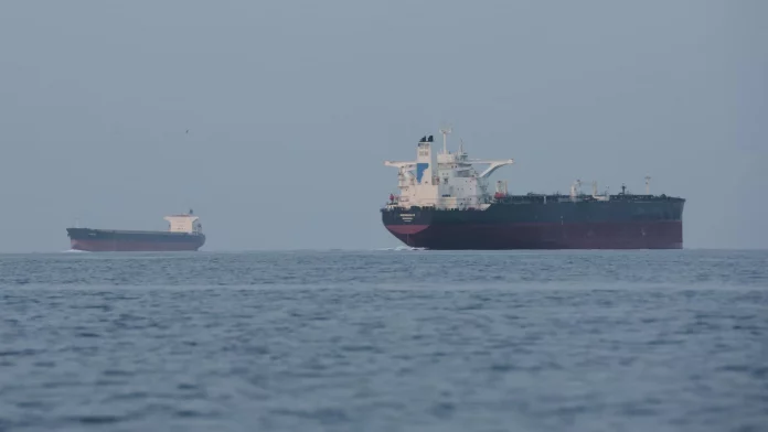 Iran bloque détroit Ormuz : Téhéran resserre son étau, Washington refuse le chantage