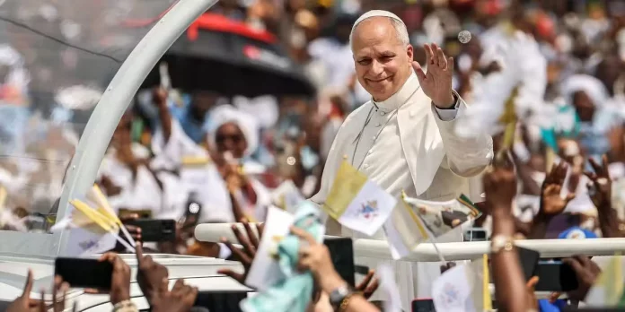 Pape Léon XIV au Cameroun : l’IA alimente « conflits, peurs et violence », avertit le pontife
