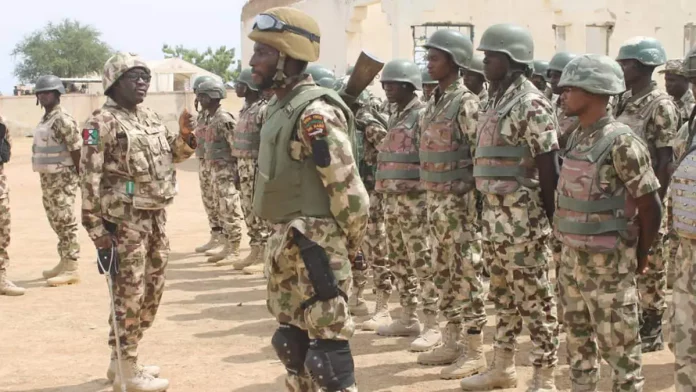 Attaques jihadistes au Nigeria : un général tué et près de cent morts en cinq jours