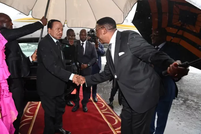 L’absence prolongée de Paul Biya réveille le débat politique